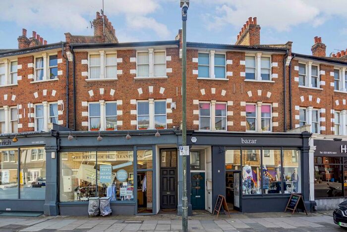 2 Bedroom Flat To Rent In The Broadway, London, SW13