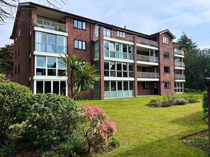 2 Bedroom Flat For Sale In West Cliff Road, West Cliff, BH4