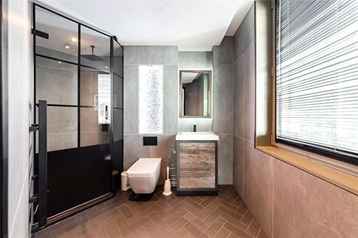 1 Bedroom Apartment To Rent In Hewett Street, London, EC2A