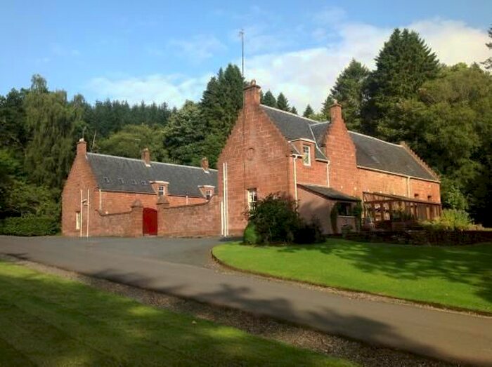 2 Bedroom Flat To Rent In Ballewan Crescent, Blanefield, Glasgow, G63