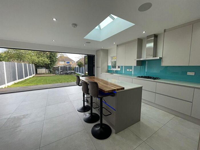 3 Bedroom Terraced House For Sale In Beech Road, Langley, Slough, SL3