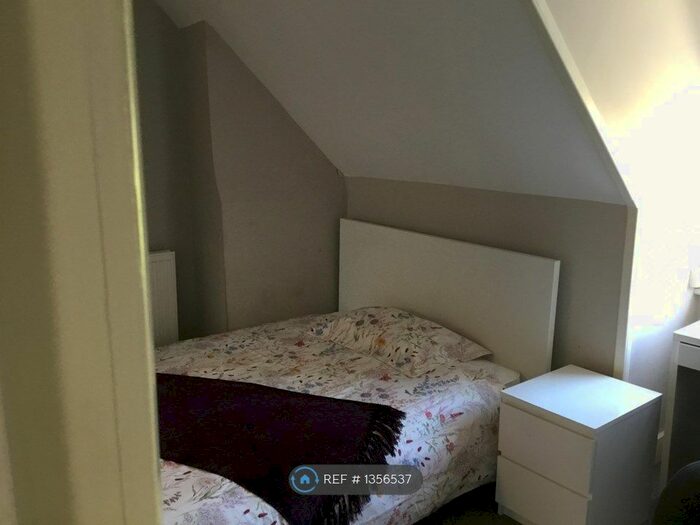 Studio To Rent In Kensington Road, Reading, RG30