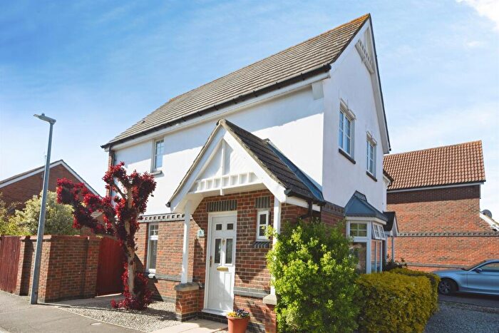 3 Bedroom Semi-Detached House For Sale In Crabs Croft, Braintree, CM7