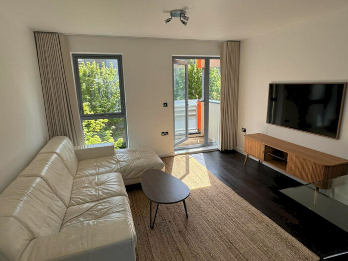 2 Bedroom Apartment To Rent In Glenalmond Avenue, Cambridge, Cambridgeshire, CB2