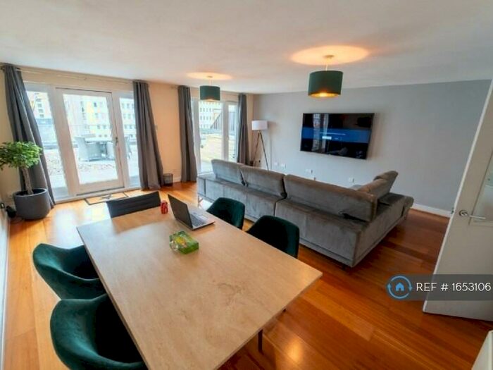 3 Bedroom Flat To Rent In The Mailbox, Birmingham, B1