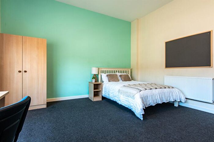 6 Bedroom Apartment To Rent In New Street, NG5