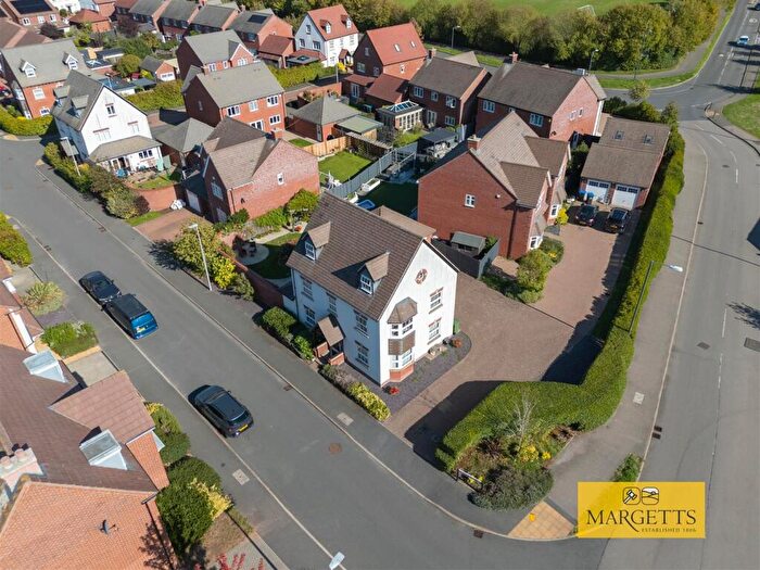5 Bedroom Detached House For Sale In Thomas Hardy Way, Chase Meadow, Warwick, CV34