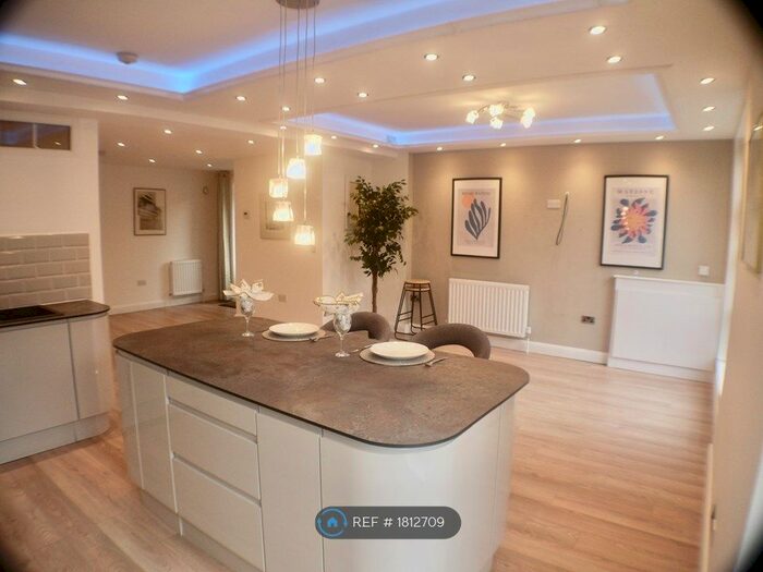 2 Bedroom Flat To Rent In Monument House, Madeley Heath, Crewe, CW3