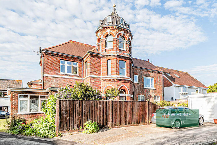 3 Bedroom Maisonette For Sale In Langstone High Street, Langstone, Havant, PO9