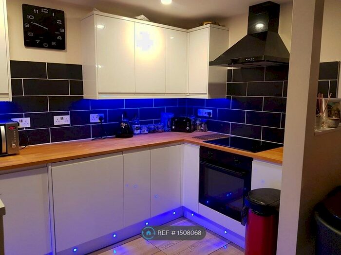 2 Bedroom Flat To Rent In Eversley Road, Bexhill-On-Sea, TN40