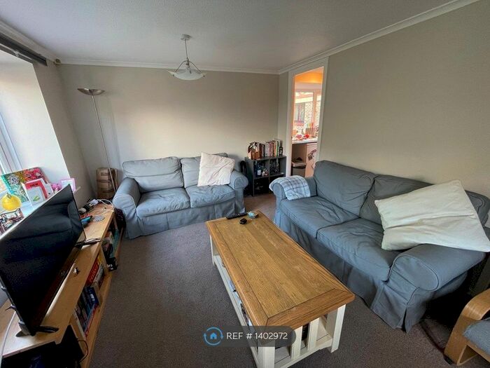 2 Bedroom Flat To Rent In Bellingham Crt, Newcastle Upon Tyne, NE3