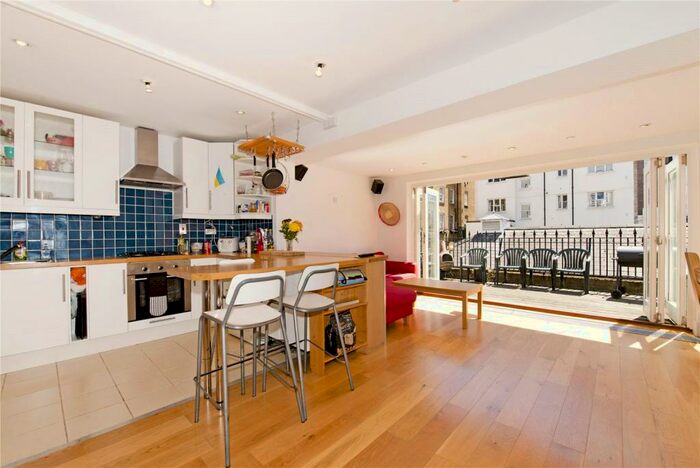 3 Bedroom Flat To Rent In Prince Regent Mews, London, NW1