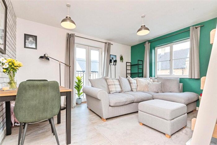 2 Bedroom Flat For Sale In Mortimer Gardens, Colchester, Essex, CO4