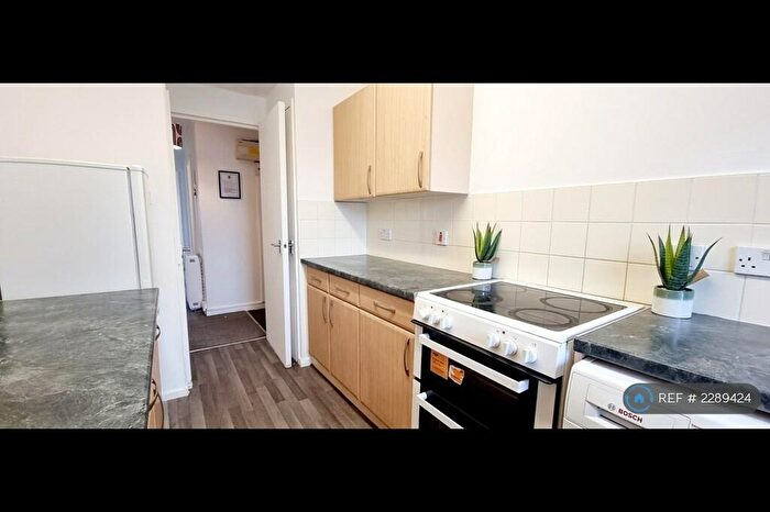 2 Bedroom Flat To Rent In Barton Court, Leamington Spa, CV31