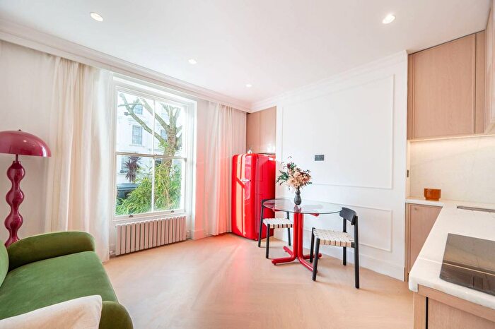 1 Bedroom Flat For Sale In Lonsdale Road, Artesian Village, London, W11