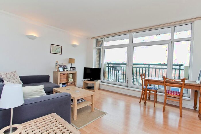 2 Bedroom Flat To Rent In Abney Park Court, Stoke Newington High Street, N16
