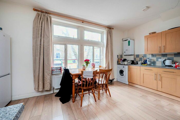 2 Bedroom Flat To Rent In Chiswick High Road, Chiswick, London, W4