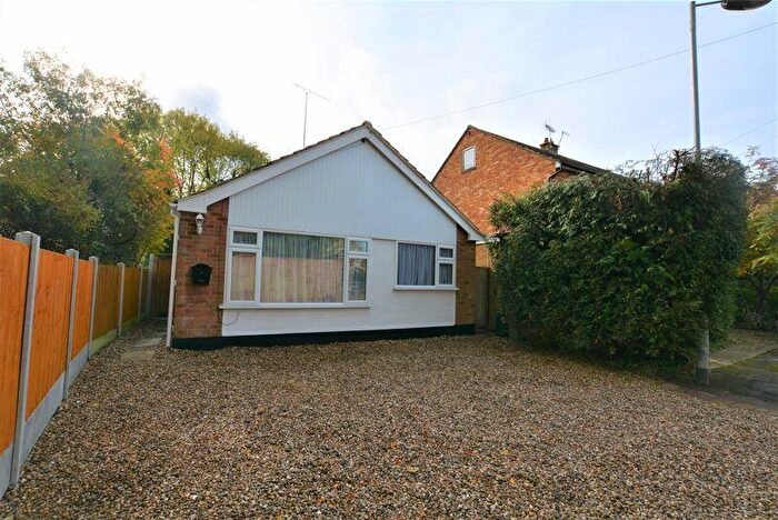 2 Bedroom Bungalow To Rent In Pinewood Close, Hockley, SS5