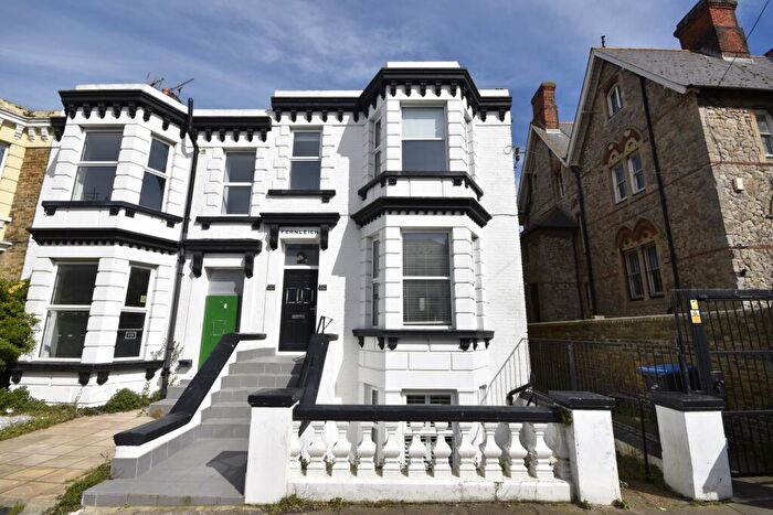 7 Bedroom End Of Terrace House For Sale In Arthur Road, Margate, CT9
