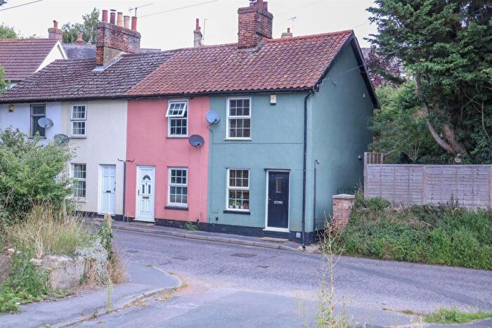 1 Bedroom End Of Terrace House For Sale In Mill Road, Saxmundham, IP17