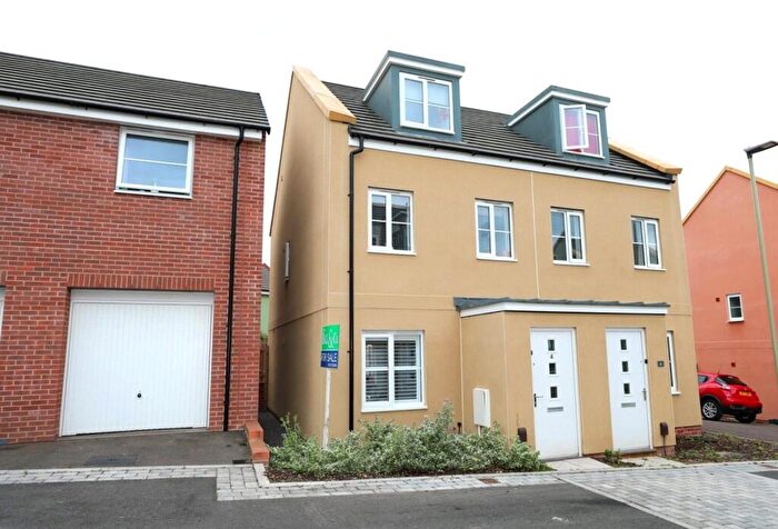 3 Bedroom Semi Detached House For Sale In Coleford Road, Oakley Grange, Cheltenham, GL52