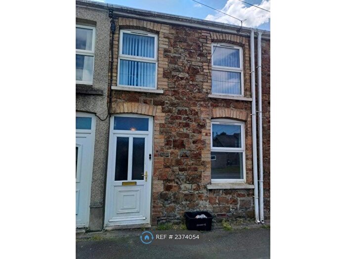 1 Bedroom Flat To Rent In Tycroes Road, Ammanford, SA18