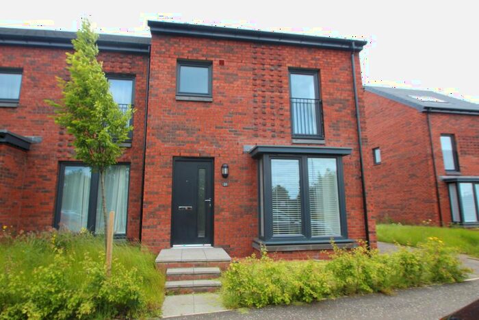 3 Bedroom House To Rent In Carstairs Street, Glasgow, G40