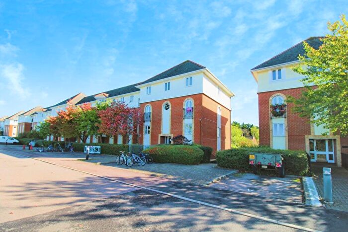 Studio To Rent In Walsingham Close, Hatfield, AL10