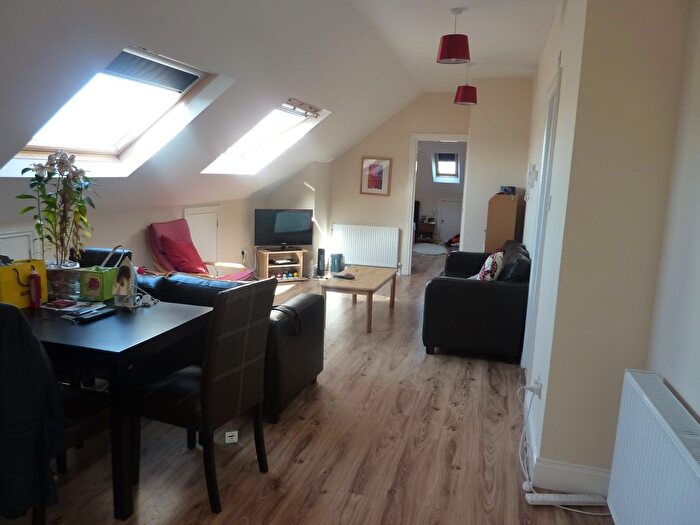 2 Bedroom Flat To Rent In Rushcroft Road, London, SW2