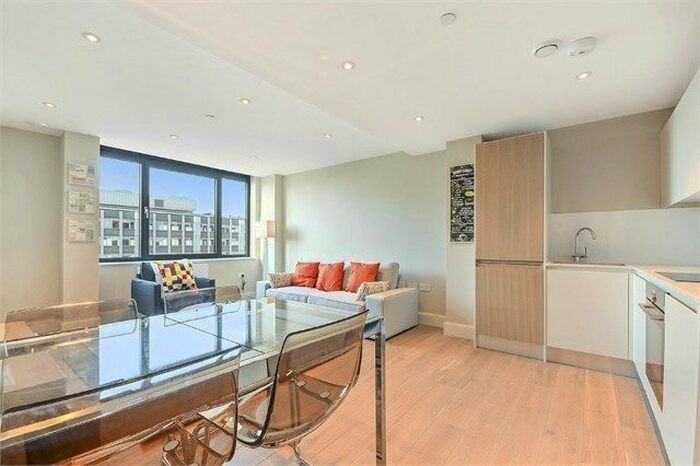 2 Bedroom Flat To Rent In The Quarters, Wellesley Road, Croydon, CR0