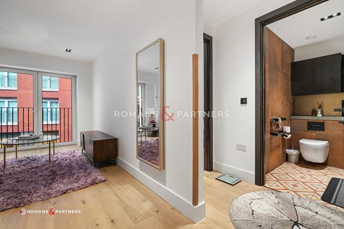 1 Bedroom Flat For Sale In Keybridge Tower, Nine Elms, SW8