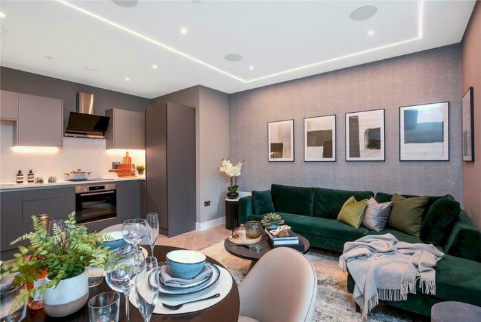 2 Bedroom Apartment To Rent In Knoll Rise, Orpington, BR6