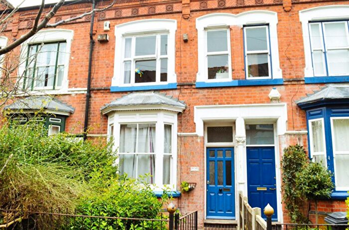 3 Bedroom Terraced House For Sale In College Avenue, Off London Road, Leicester, LE2