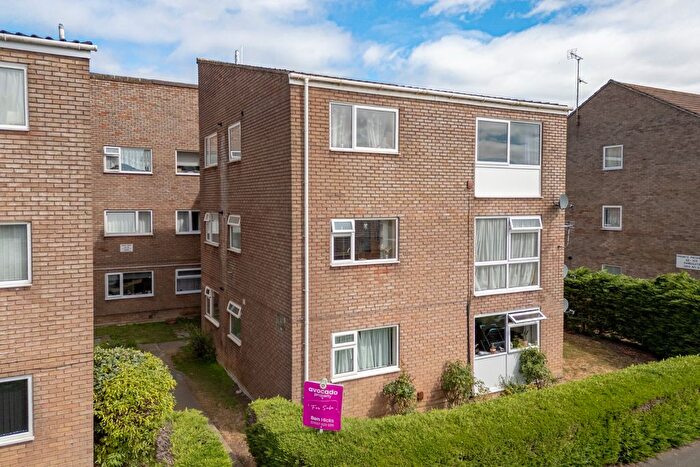 2 Bedroom Flat For Sale In Sandgate, Swindon, Wiltshire, SN3