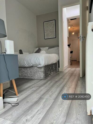 6 Bedroom Detached House To Rent In Exeter Way, London, SE14