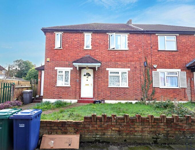 2 Bedroom Maisonette For Sale In Western Court, Huntly Drive West Finchley, London, N3