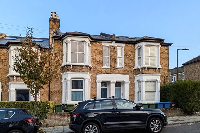 2 Bedroom Flat To Rent In Landcroft Road, London, SE22