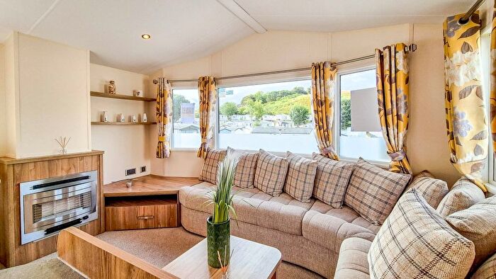 2 Bedroom Mobile/park Home For Sale In Dartmouth Road, Paignton, TQ4