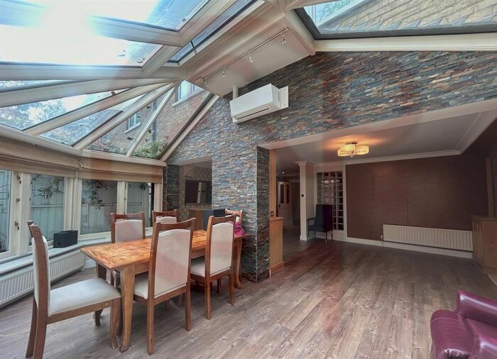 3 Bedroom Property To Rent In Burlington Lane, Chiswick, W4