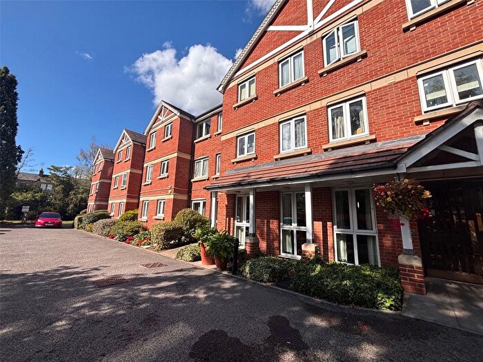 2 Bedroom Flat For Sale In Morland Road, Ilford, IG1