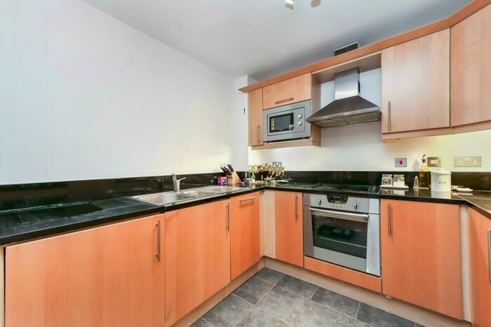 1 Bedroom Flat To Rent In Constable House, Cassilis Road, E14