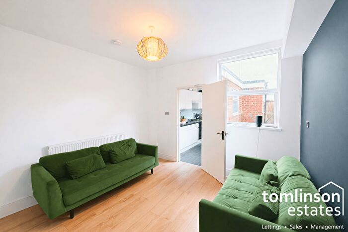 5 Bedroom End Of Terrace House To Rent In Mettham Street, Nottingham, NG7