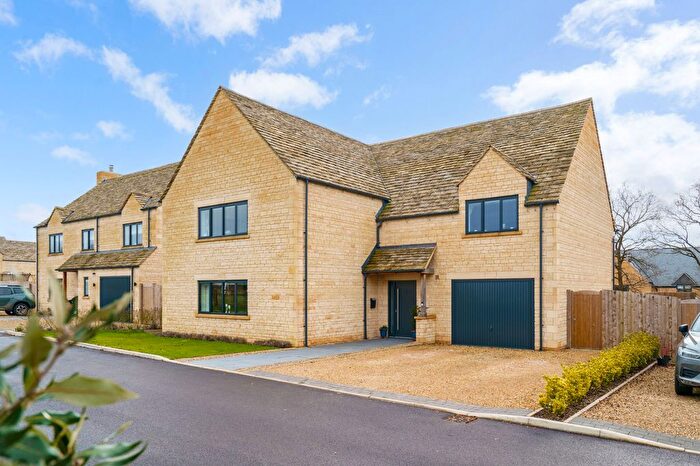 4 Bedroom Detached House For Sale In Broadway Road, Toddington, Cheltenham, Gloucestershire, GL54