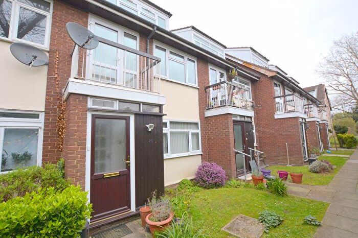 1 Bedroom Maisonette To Rent In Westfield Park, Hatch End, HA5