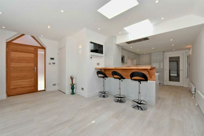 2 Bedroom Terraced House To Rent In Liston Road, Marlow, Buckinghamshire, SL7