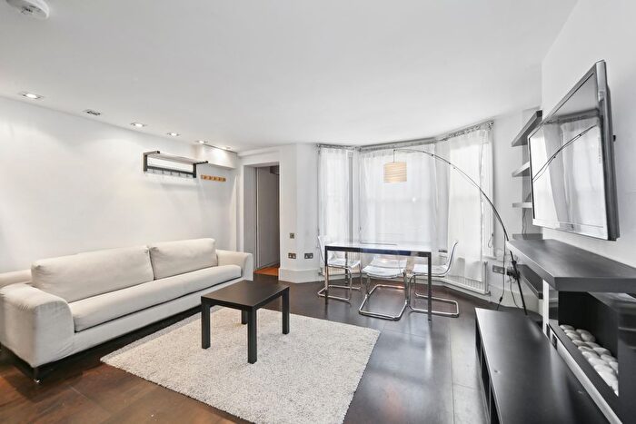 1 Bedroom Flat To Rent In Cornwall Crescent, Notting Hill, London, W11