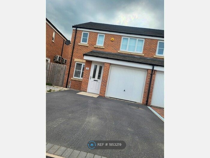 3 Bedroom Semi-Detached House To Rent In Bottle Kiln Rise, Wakefield, WF1