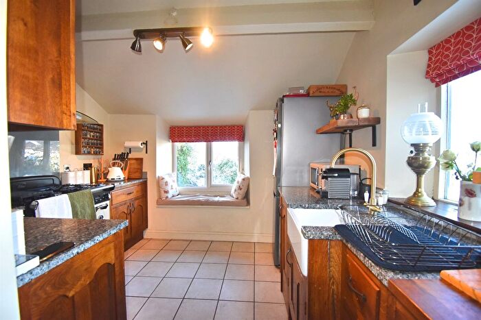 2 Bedroom Semi-Detached House For Sale In The Wash, Chapel-En-Le-Frith, High Peak, SK23