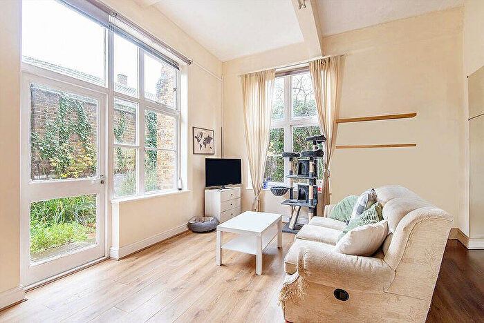 1 Bedroom Flat For Sale In Adelina Grove, Tower Hamlets, London, E1