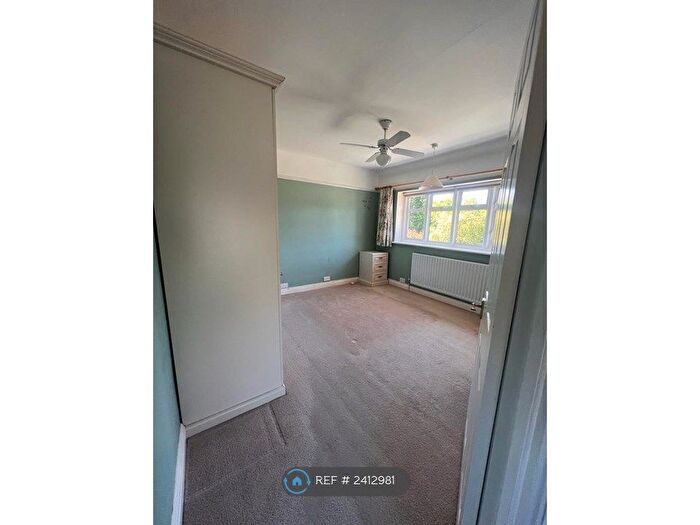 3 Bedroom Semi-Detached House To Rent In Elmbridge Drive, Ruislip, HA4